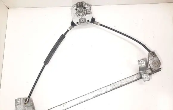 Rear door manual window regulator