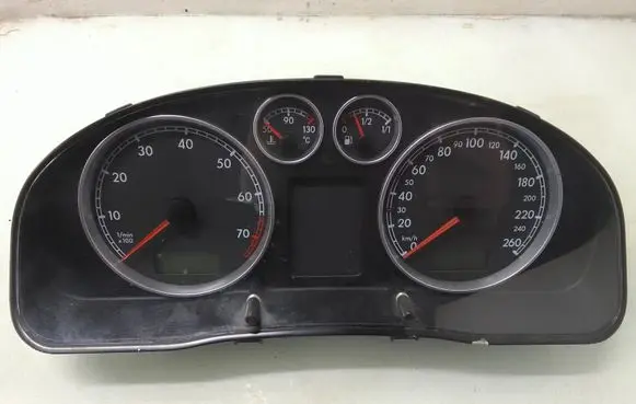 Volkswagen PASSAT B5.5 Speedometer (instrument cluster) 3B0920805