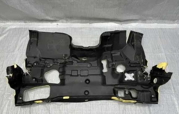 Mercedes-Benz X-class W470 Heat shield in engine bay 0000