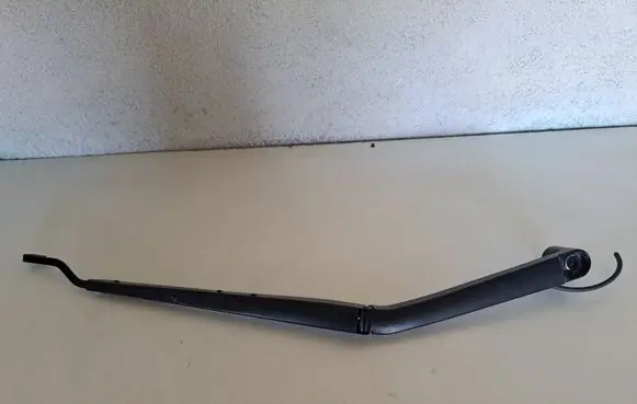 Chevrolet Corvette C7 Front wiper blade arm 2432