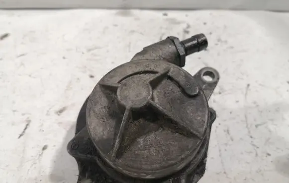 BMW 5 E39 Vacuum pump 72162503
