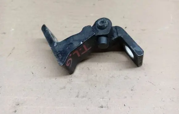 Rear door upper hinge