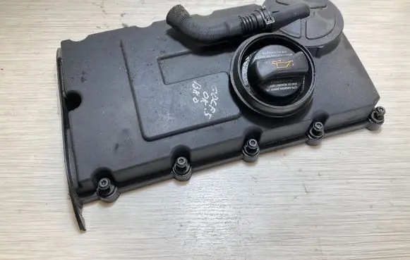 Volkswagen Jetta V Rocker cam cover 03G103475