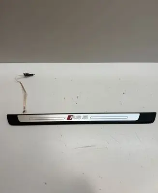Audi RS5 Dashboard glove box trim 8W0947417C 682180