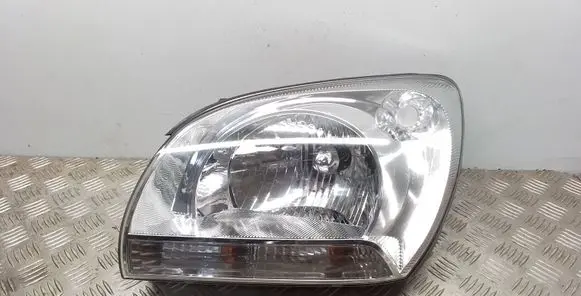 KIA Sportage Headlight/headlamp 921011F0