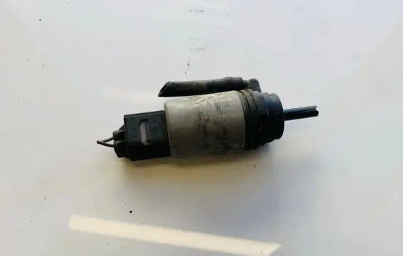 BMW 3 E90 E91 Windscreen/windshield washer pump 67126934159 6712-6934159