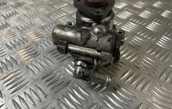 Volkswagen PASSAT B5 Power steering pump