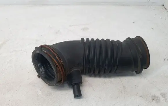 Toyota Avensis T270 Air intake duct part 178810T060