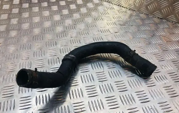 Volkswagen PASSAT B6 Engine coolant pipe/hose