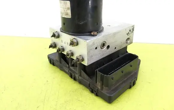 Mercedes-Benz C AMG W203 ABS Pump A0044310512Q02