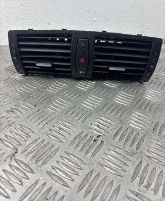 BMW 1 E81 E87 Dash center air vent grill 7059189