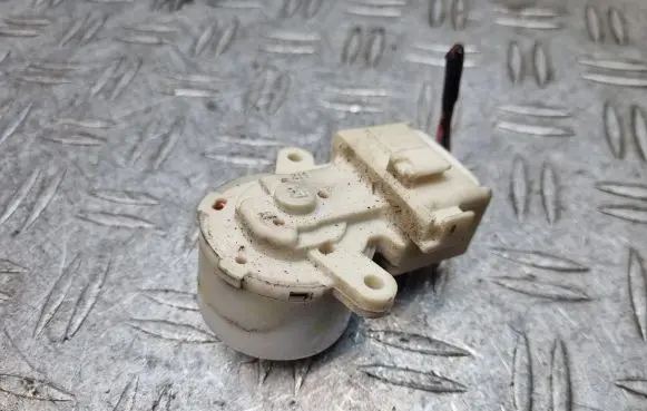 Toyota Land Cruiser (J100) Ignition lock contact 0550M2D