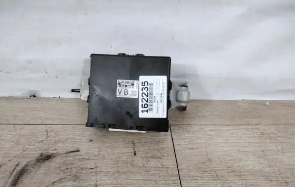 Nissan Leaf I (ZE0) BSM Control unit 310383NA0B