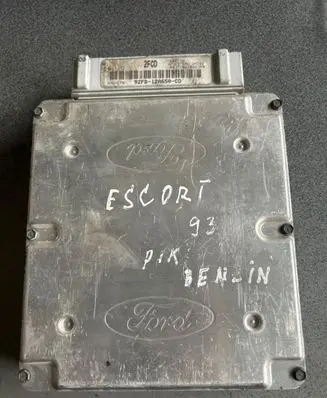 Ford Escort Engine control unit/module 92FB12A650CD SM0270 B3TC032B963P