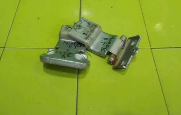 Citroen Jumper Front door upper hinge PP114