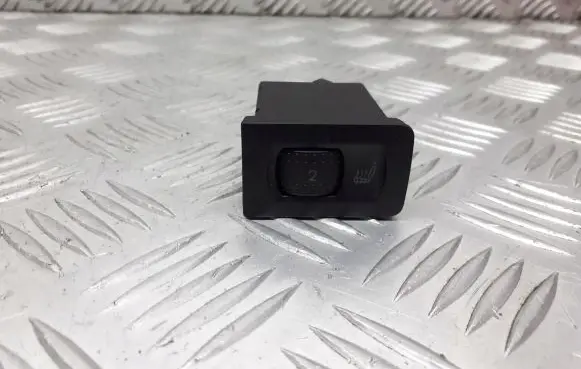 Volkswagen Golf IV Seat heating relay 1J0963564B