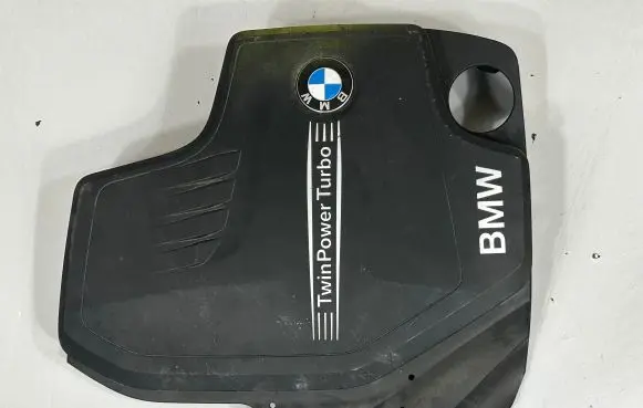 BMW 4 F32 F33 Engine cover (trim) 8610473 7604564