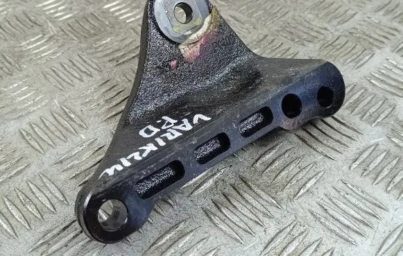 Hyundai Tucson IV NX4 Engine mounting bracket