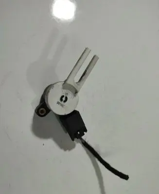 Opel Insignia A Clutch pedal sensor 