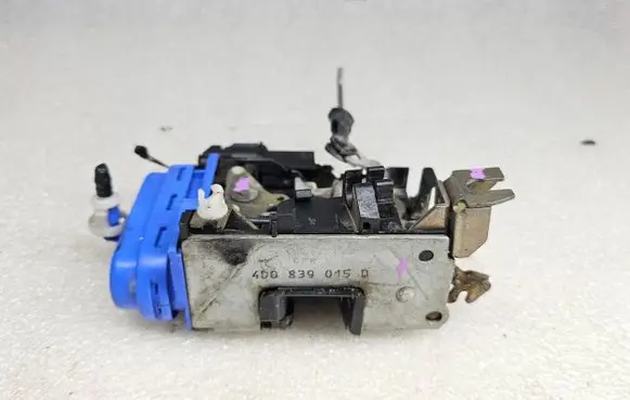 Audi A8 S8 D2 4D Rear door lock 4D0839015D