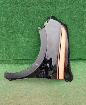Renault Twingo III Fender 631014025R