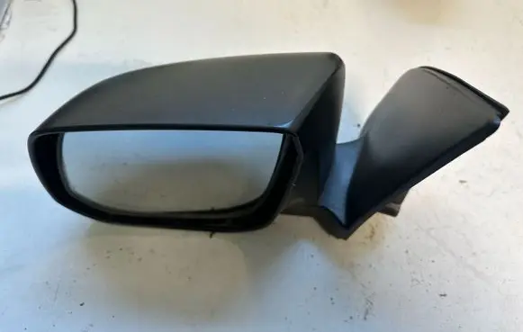 Isuzu D-Max Manual wing mirror 