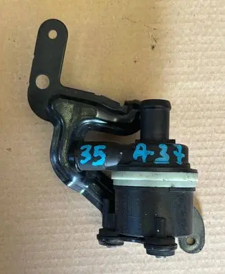 Volkswagen PASSAT B7 Electric auxiliary coolant/water pump 6R0965561A