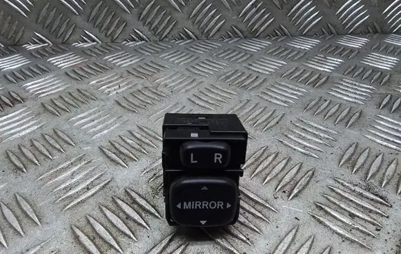 Toyota Corolla Verso E121 Wing mirror switch 183574