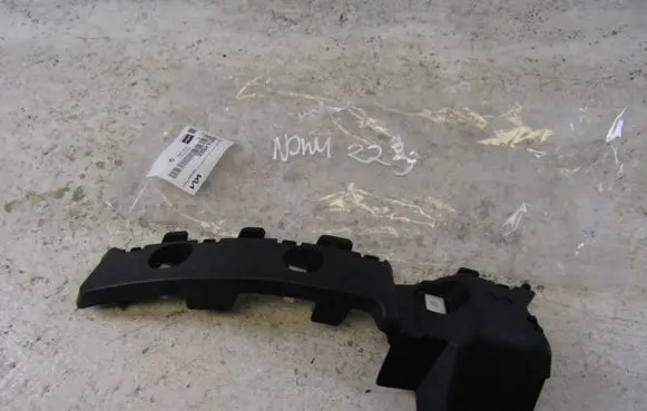 KIA Stonic Rear bumper mounting bracket 86614H8400