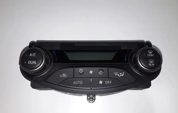 Toyota Yaris Air conditioner control unit module 559000D820