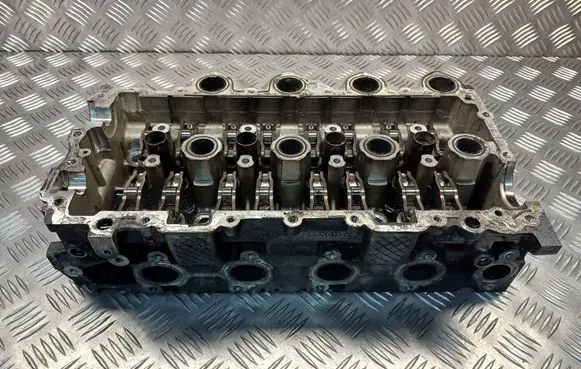 Peugeot 308 Engine head 9655911480