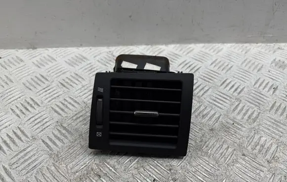 Toyota Avensis T270 Dashboard side air vent grill/cover trim 5566005100C0 5566005100 9888