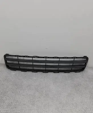 Suzuki Swift I Front bumper lower grill 7172172K0