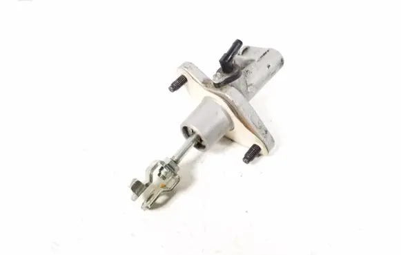 Honda CR-V Clutch master cylinder