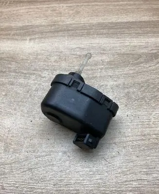 Audi 80 90 S2 B4 Headlight level adjustment motor 8A0941295 0307851346