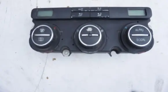 Volkswagen Cross Touran I Climate control unit