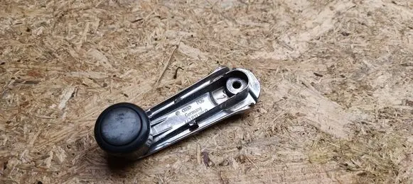 Audi 100 200 5000 C3 Front door window winding handle 443837581D