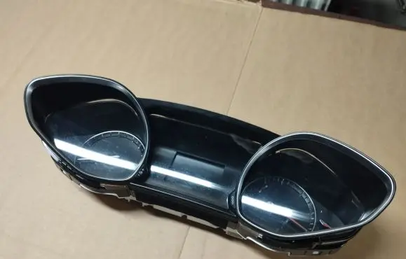 Peugeot 308 Speedometer (instrument cluster) 9811112480