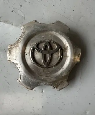 Toyota Land Cruiser (J120) Original wheel cap 