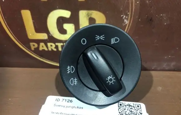 Skoda Octavia Mk2 (1Z) Light switch 1Z0941431C