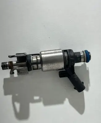Skoda Octavia Mk2 (1Z) Fuel injector 06H906036H