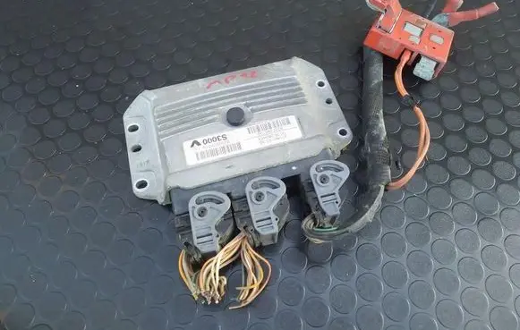 Renault Megane II Engine control unit/module ECU 8200509516