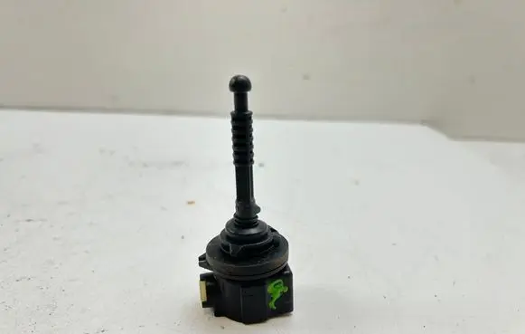 Volkswagen PASSAT B8 Headlight level adjustment motor 90154247