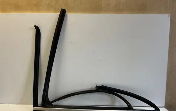 BMW X3 F25 Rubber seal rear door window/glass 7311264