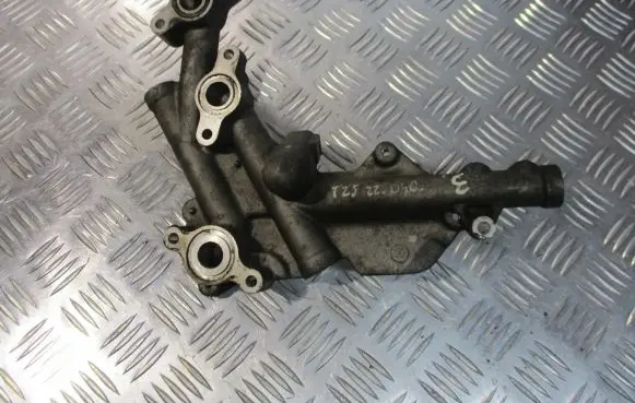 Toyota Avensis T250 Oil filter mounting bracket
