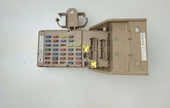 Subaru Impreza III Fuse module 82201FG010