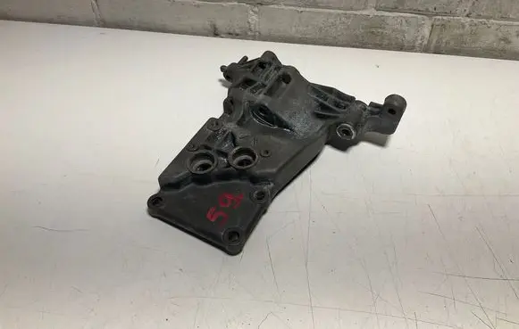 BMW 5 E60 E61 Generator/alternator bracket 7533837
