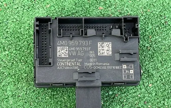 Audi A5 Door control unit/module 4M0959793F