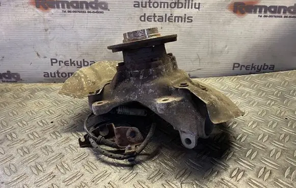 BMW 7 E65 E66 Front wheel hub
