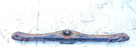 Volkswagen Touareg I Front subframe